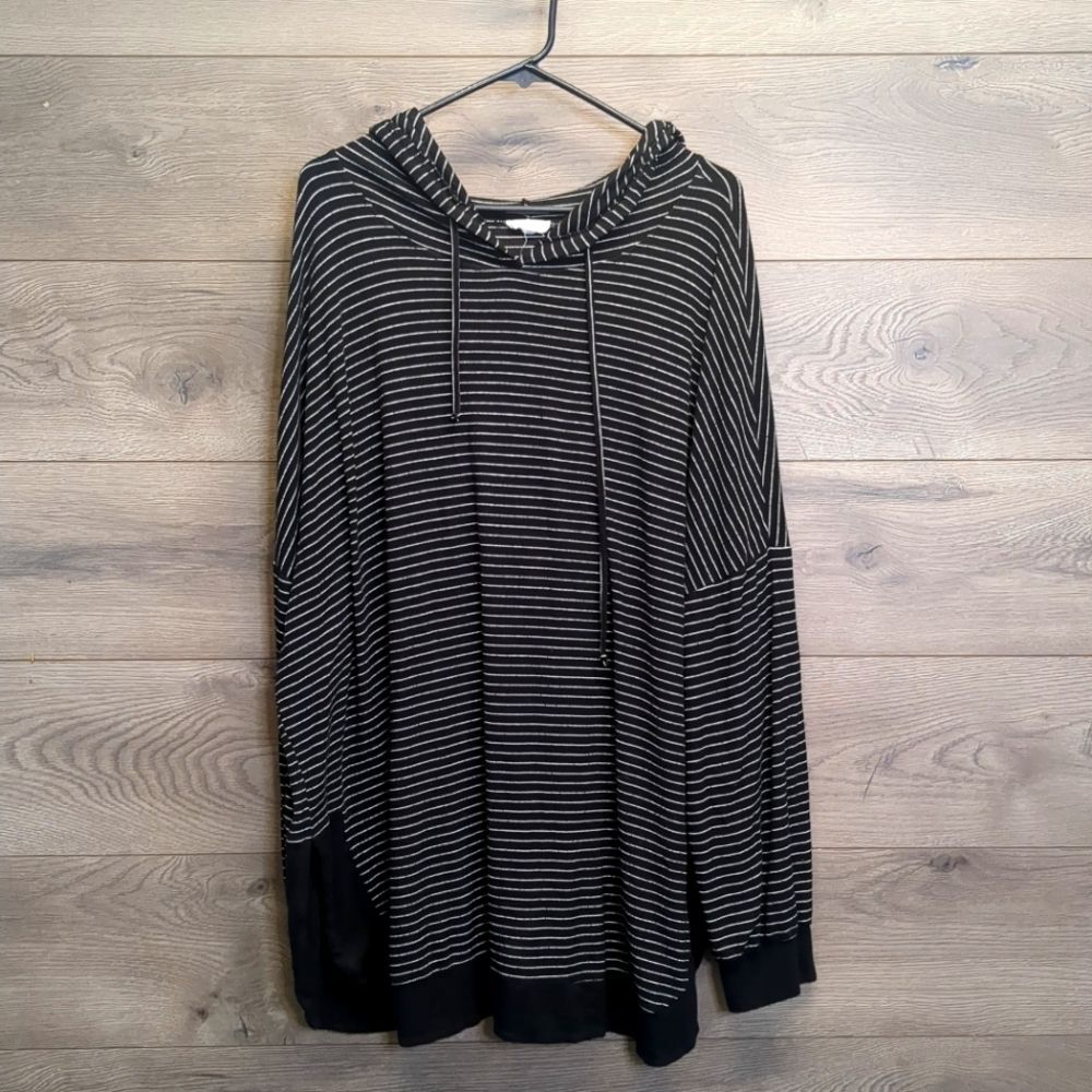 Chic Soul Striped Black and White Hoodie